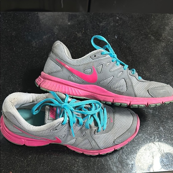 Nike Revolution 2 Women's Size US 8.5 Gray and Pink Sneakers Blue Laces - Picture 5 of 7